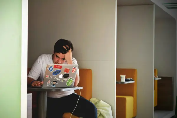 Slow Tech Habits: Managing Screen Time Without Stress